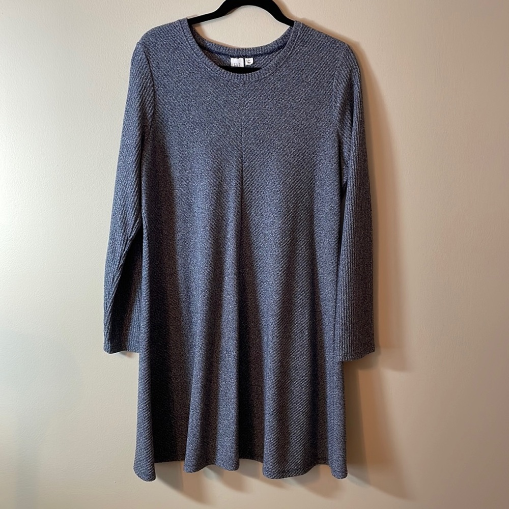 Gap long sleeve, A-line dress. Navy & gray heather. Textured knit.
